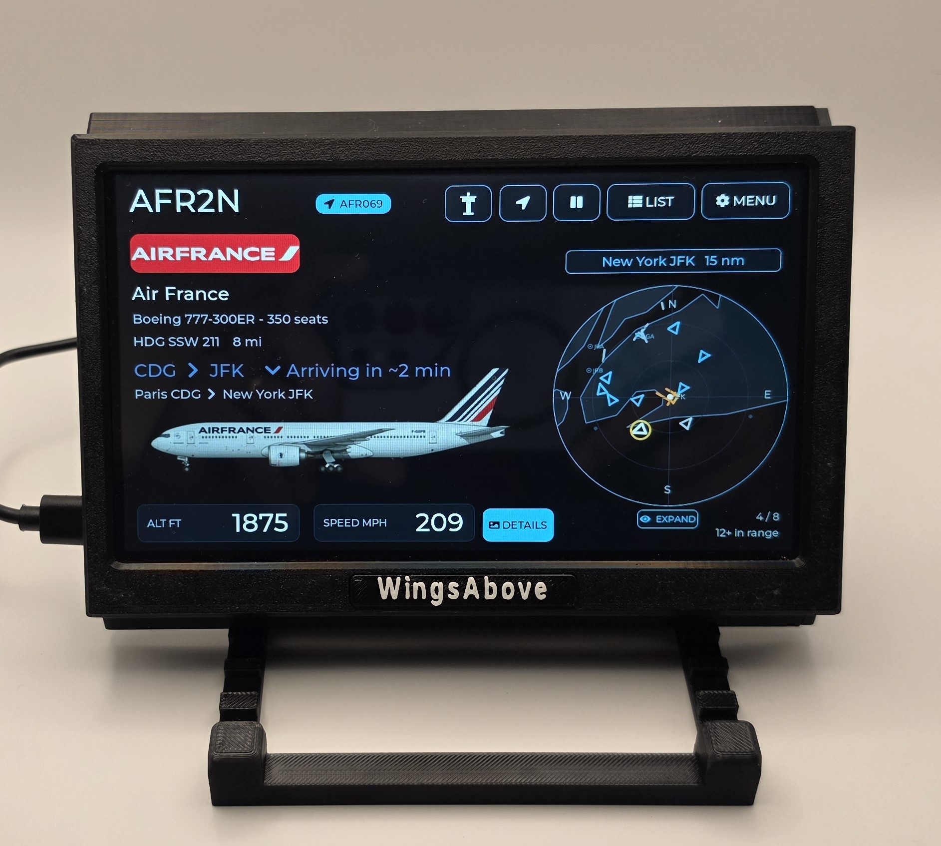 WingsAbove home card: an Air France 777 in Air France paint with a live radar of nearby aircraft